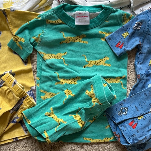 Bundle of (9) Hanna Andersson Short John Pajama Sets, SIZE 4 - Picture 6 of 12